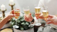 Repas de mariage : des idées créatives pour intégrer le champagne